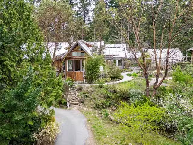 House for sale in Mayne Island, Islands Van. & Gulf, 375 Villa.
