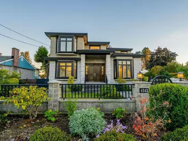 House for sale in Metrotown, Burnaby, Burnaby South, 4242 Hurs.