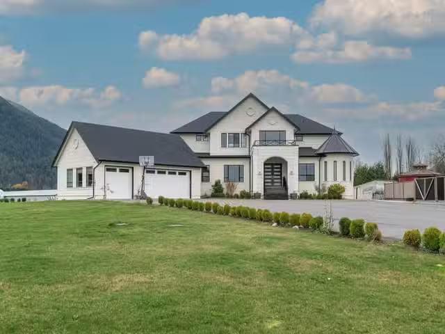 House for sale in Mission, Mission, 8528 Sylvester Road, 26314.