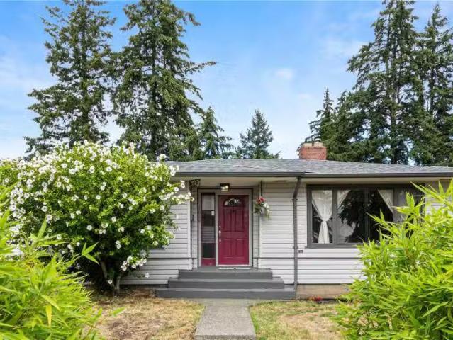 House for sale in Nanaimo, Central Nanaimo, 1030 Strathmore St.