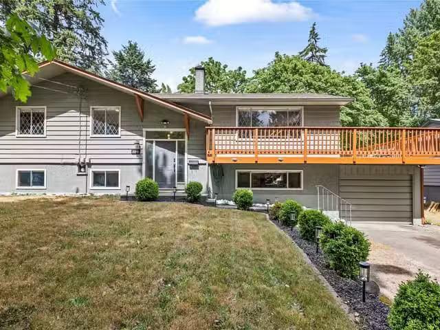 House for sale in Nanaimo, 3348 Departure Bay Rd, 1039472