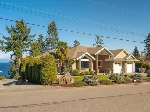 House for sale in Nanaimo, 5450 Bayshore Dr, 1034859