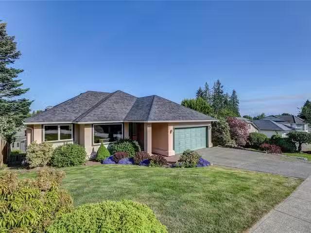 House for sale in Nanaimo, 5811 Tweedsmuir Cres, 1036314