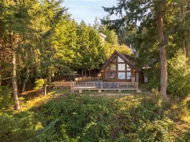 House for sale in Nanaimo, 5030 Lost Lake Rd, 1037670