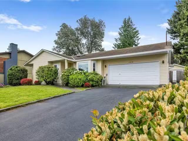 House for sale in Nanaimo, 6413 Dover Rd, 1038880