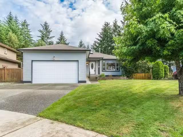 House for sale in Nanaimo, 6015 Joseph Pl, 1038984