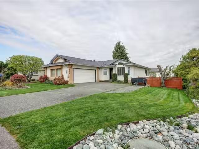 House for sale in Nanaimo, 6254 Waterbury Rd, 1034980