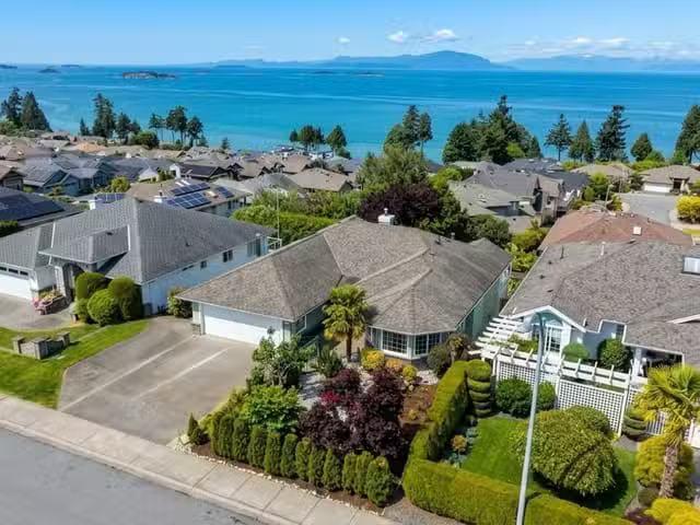 House for sale in Nanaimo, 6386 Groveland Dr, 1038005