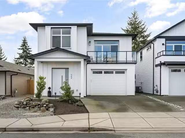 House for sale in Nanaimo, 984 Harbour View St, 1025932