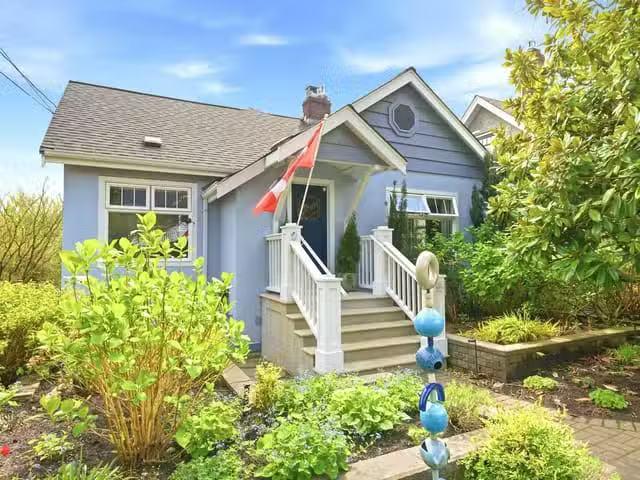 House for sale in New Westminster, New Westminster, 1418 Hamil.
