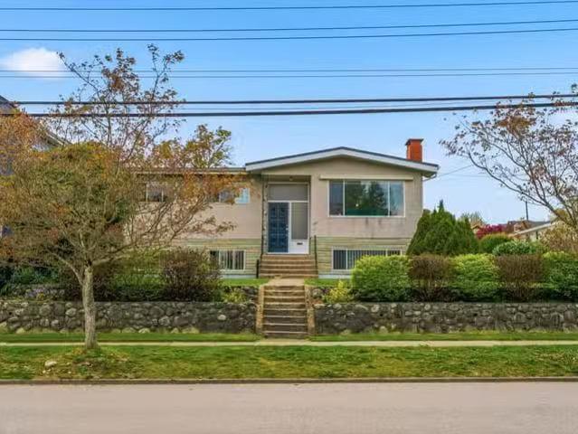 House for sale in New Westminster, New Westminster, 1501 Eight.