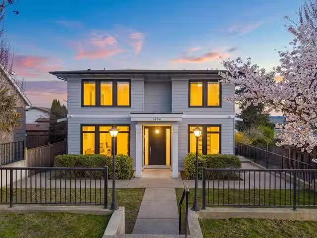 House for sale in New Westminster, New Westminster, 1604 Hamil.