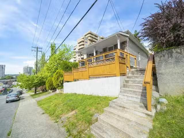 House for sale in New Westminster, New Westminster, 1011 Auckl.