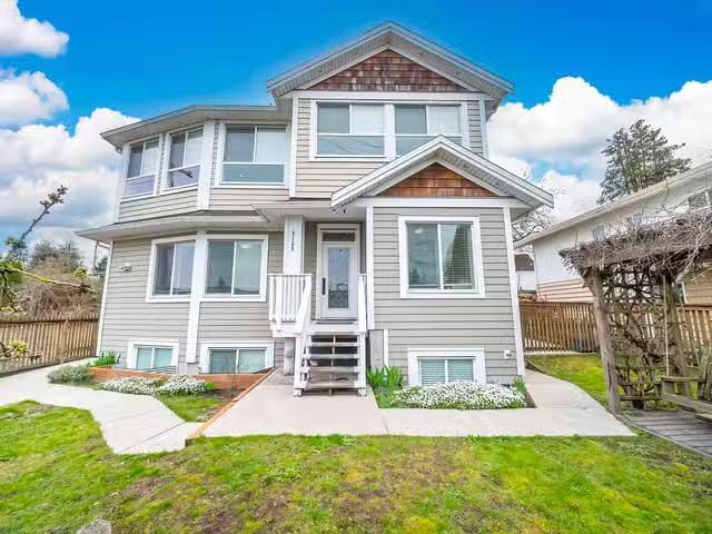 House for sale in New Westminster, New Westminster, 2123 Seven.