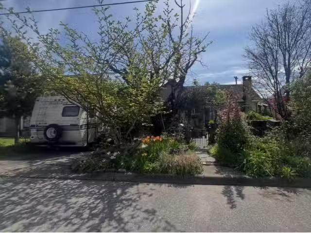 House for sale in New Westminster, New Westminster, 2204 Hamil.