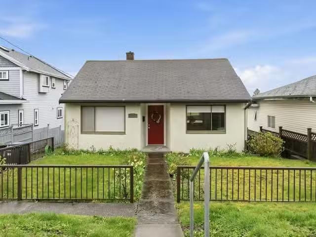 House for sale in New Westminster, New Westminster, 2206 Eight.
