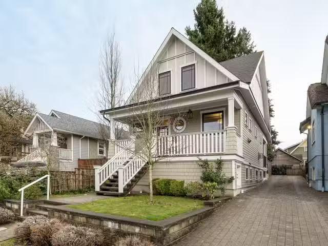 House for sale in New Westminster, New Westminster, 220 Sixth.