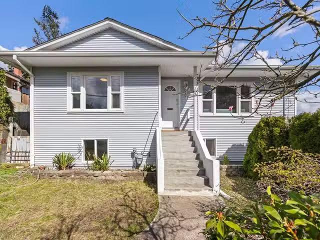 House for sale in New Westminster, New Westminster, 341 Sherbr.