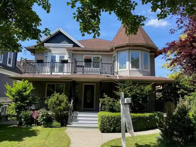 House for sale in New Westminster, New Westminster, 421 Kelly.