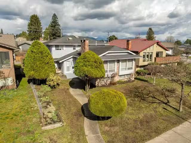 House for sale in New Westminster, New Westminster, 431 Glenbr.