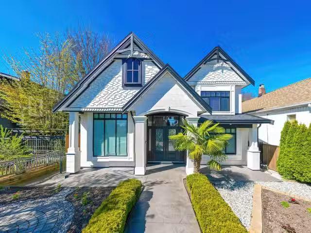 House for sale in New Westminster, New Westminster, 813 Dublin.