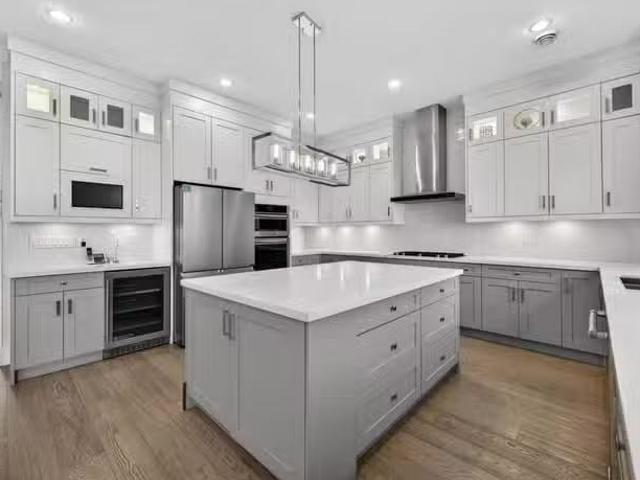 House for sale in New Westminster, New Westminster, 824 Chestn.
