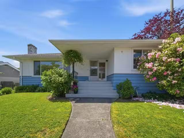 House for sale in New Westminster, New Westminster, 937 Chestn.