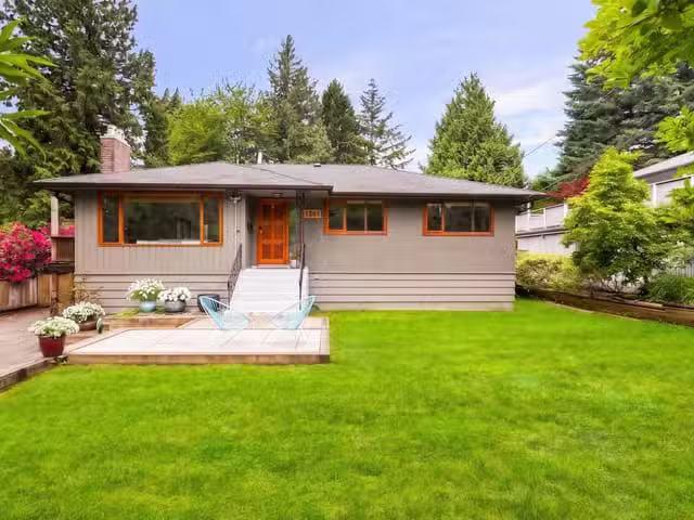 House for sale in North Vancouver, North Vancouver, 1561 Merly.