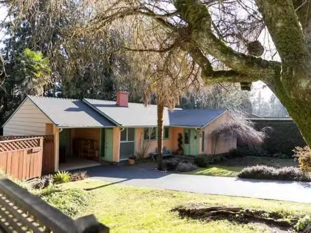 House for sale in North Vancouver, North Vancouver, 1670 Ayles.
