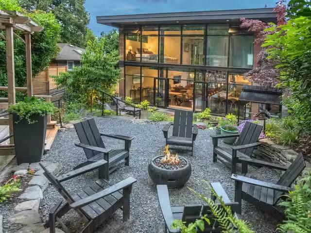House for sale in North Vancouver, North Vancouver, 1777 Deep.