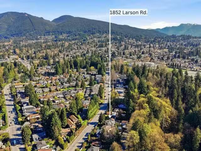 House for sale in North Vancouver, North Vancouver, 1852 Larso.