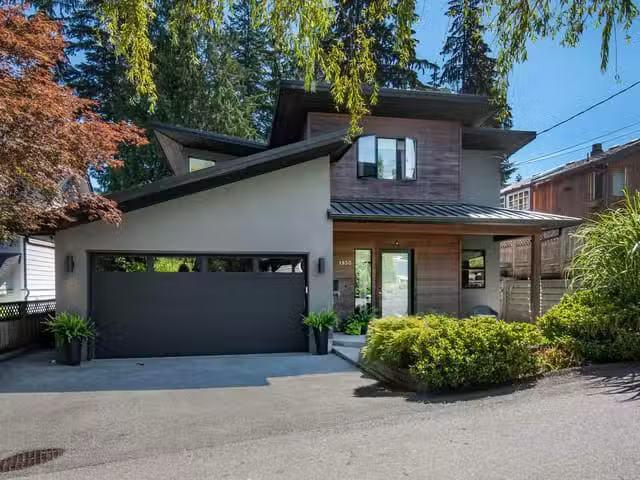 House for sale in North Vancouver, North Vancouver, 1930 Panor.