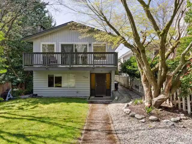 House for sale in North Vancouver, North Vancouver, 1949 Mahon.
