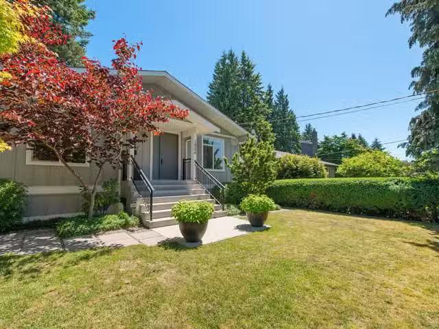 House for sale in North Vancouver, North Vancouver, 1956 Westv.