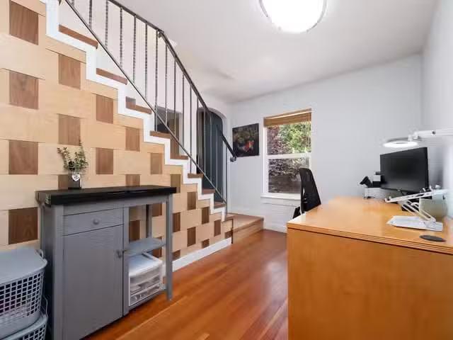 House for sale in North Vancouver, North Vancouver, 1075 Gladw.