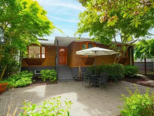 House for sale in North Vancouver, North Vancouver, 1185 Clove.