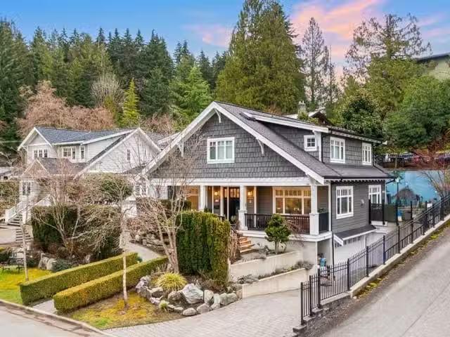 House for sale in North Vancouver, North Vancouver, 1232 Harri.
