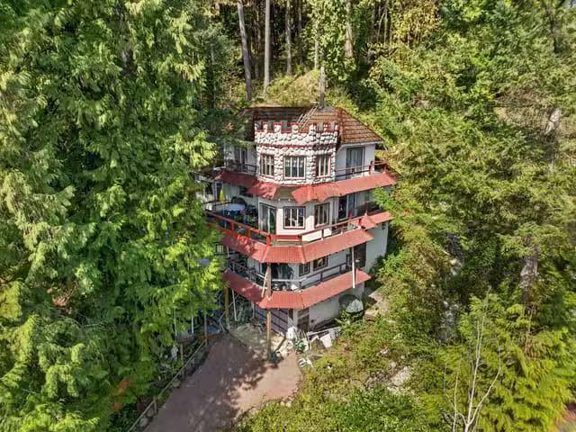 House for sale in North Vancouver, North Vancouver, 2755 Panor.