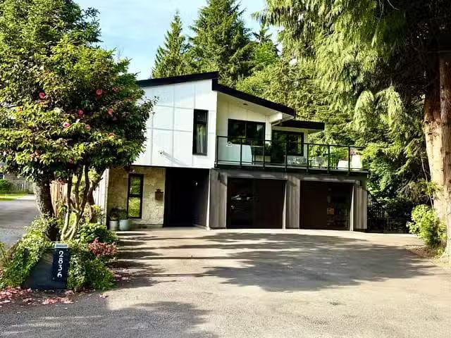 House for sale in North Vancouver, North Vancouver, 2836 Viole.
