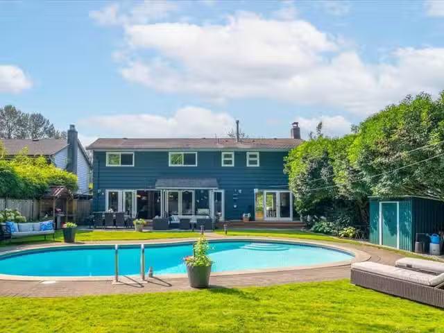 House for sale in North Vancouver, North Vancouver, 2864 Bushn.