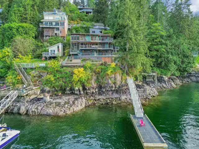 House for sale in North Vancouver, North Vancouver, 2136 Locke.