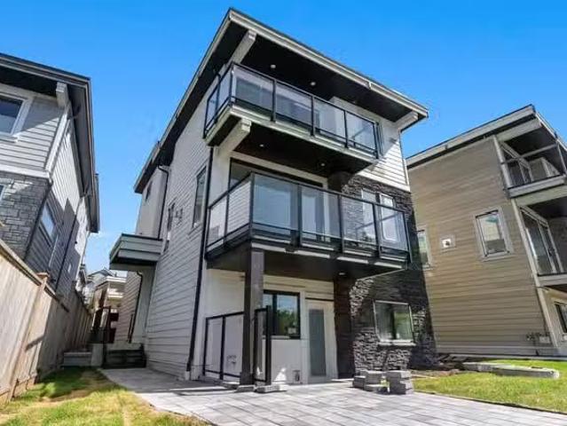 House for sale in North Vancouver, North Vancouver, 340 E Keit.