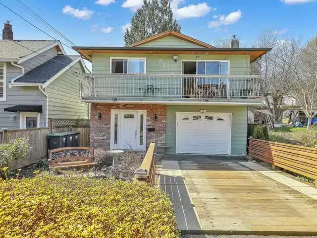 House for sale in North Vancouver, North Vancouver, 3523 Allan.