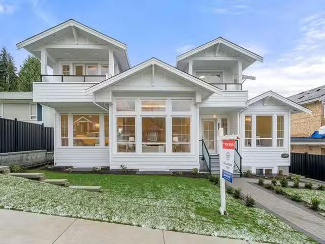 House for sale in North Vancouver, North Vancouver, 361 E 22nd.