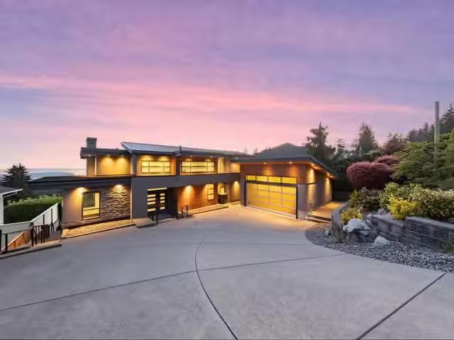 House for sale in North Vancouver, North Vancouver, 383 Newdal.