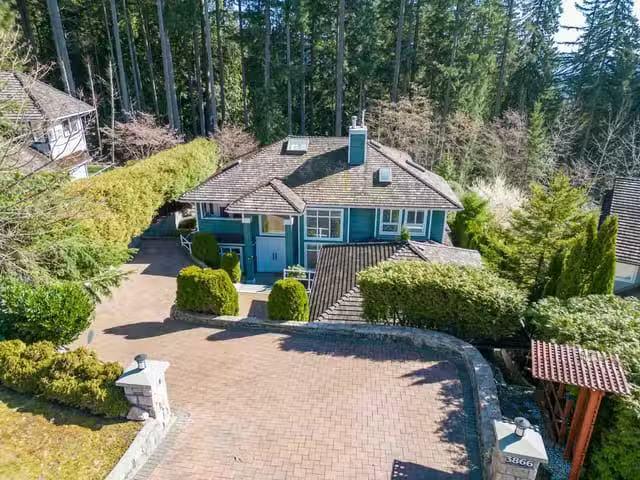 House for sale in North Vancouver, North Vancouver, 3866 Miche.