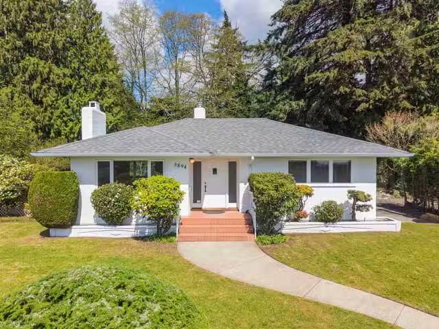 House for sale in North Vancouver, North Vancouver, 3894 Sunny.