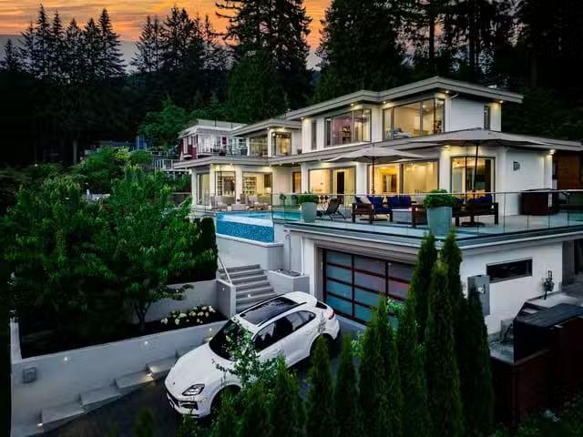 House for sale in North Vancouver, North Vancouver, 3980 Norwo.