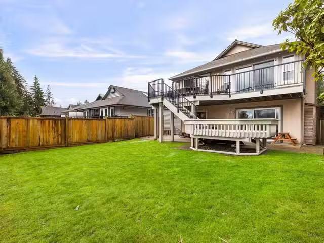 House for sale in North Vancouver, North Vancouver, 3985 Frame.