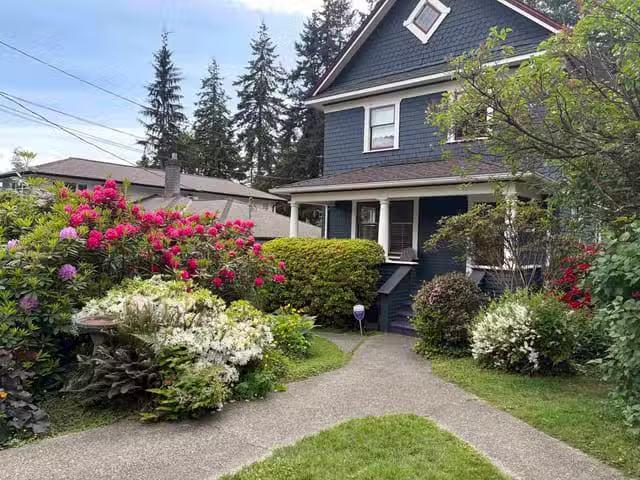 House for sale in North Vancouver, North Vancouver, 3039 St. G.